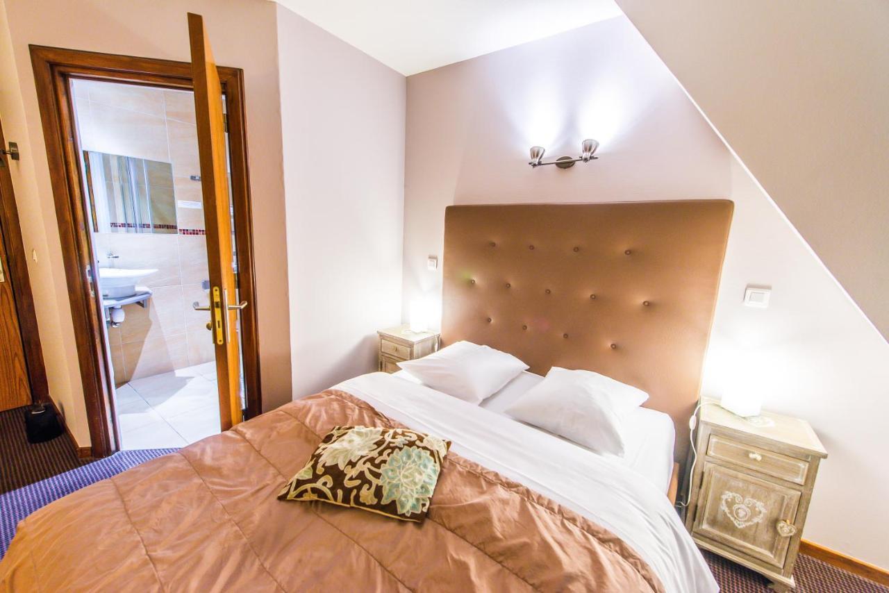 Hotel Au Lion Ribeauvillé Екстериор снимка