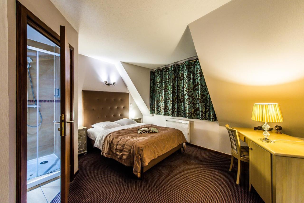 Hotel Au Lion Ribeauvillé Екстериор снимка